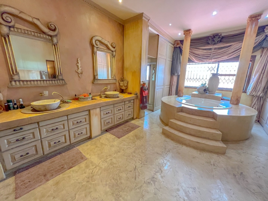 5 Bedroom Property for Sale in Maraldi Estate Free State